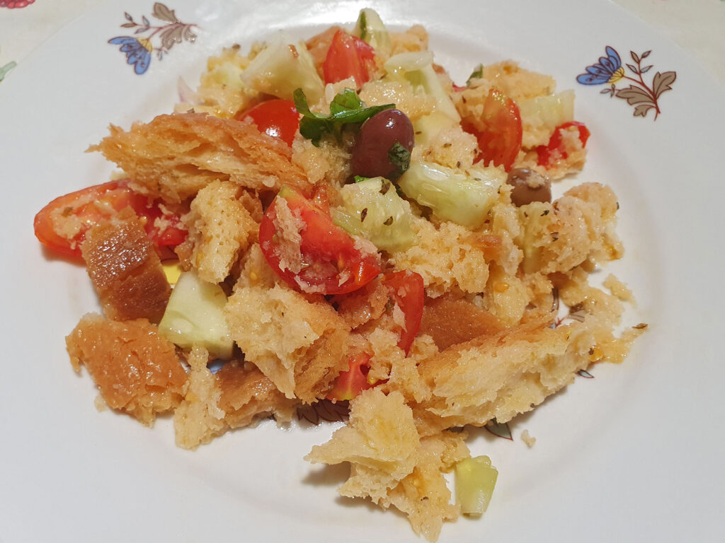 'A ciavdelle o panzanella