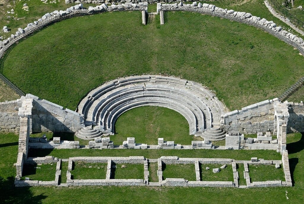 Pietrabbondante, Teatro Sanntico (Molise) - Copyright © Franco Cappellari