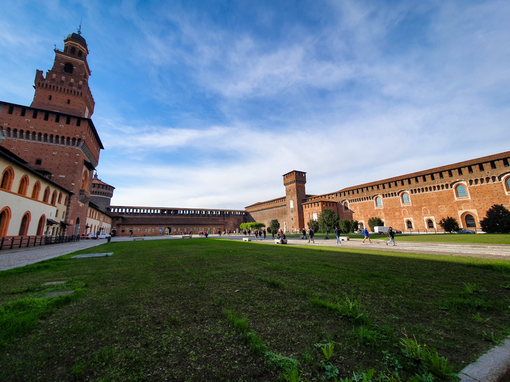 Cortile delle Armi del Castello Sforzesco