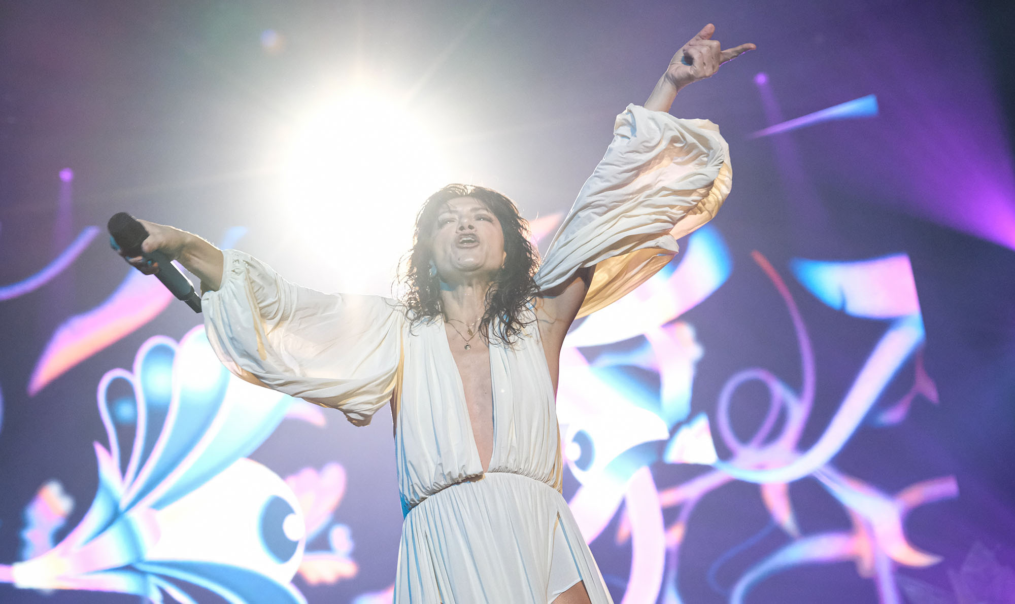 La cantante italiana, Elisa Toffoli si esibisce durante il suo tour “Palasport Live 2025” a Torino, Italia. Foto di Elena Vizzoca
