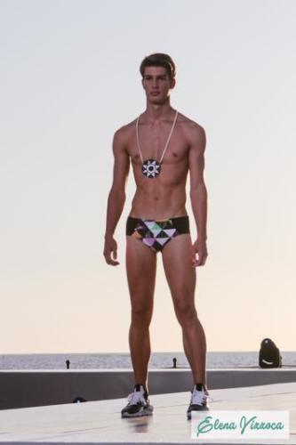 Firma: Ananas Wear